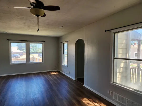 306 W 4th Ave, Buhler, KS 67522