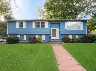 75 Barolay Dr, North Kingstown, RI 02852