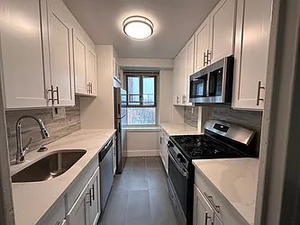 192-15E 67th Avenue