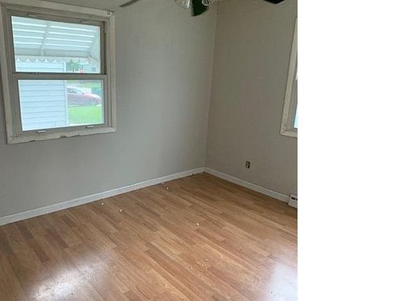 2nd image of 1144 Scott Ave