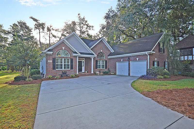 2nd image of 109 Legend Oaks Way