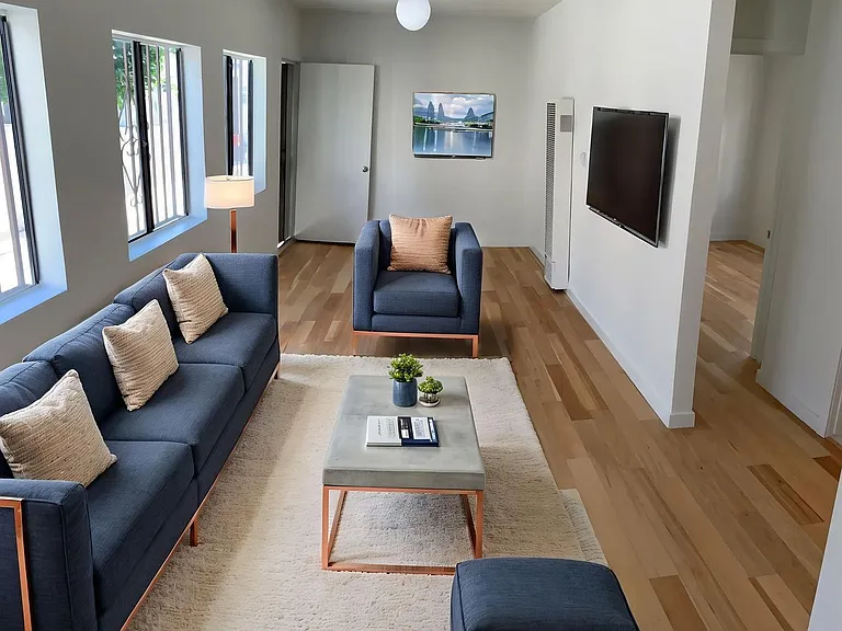 2216 Griffin Ave — Photo 1