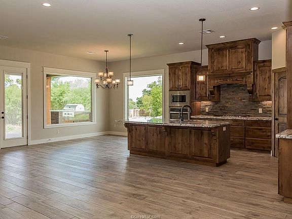 2nd image of 7544 Los Lobos Dr