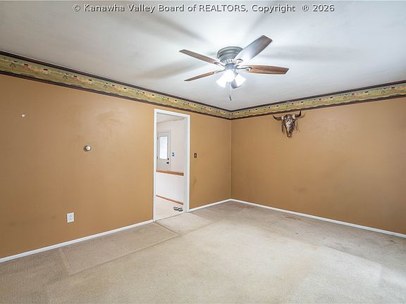 3rd image of 3 Surrey Dr