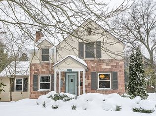 189 Chelmsford Rd, Rochester, NY 14618