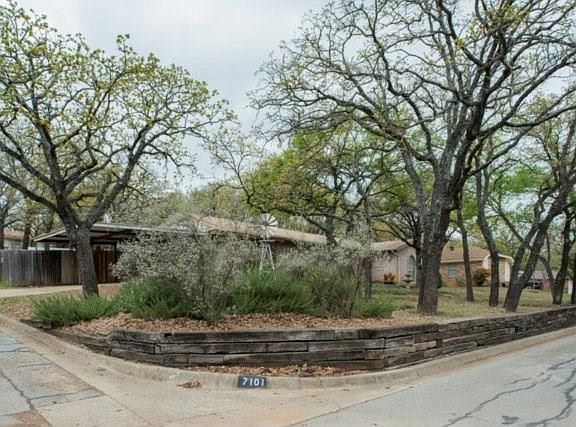 2nd image of 7101 Lowery Ln