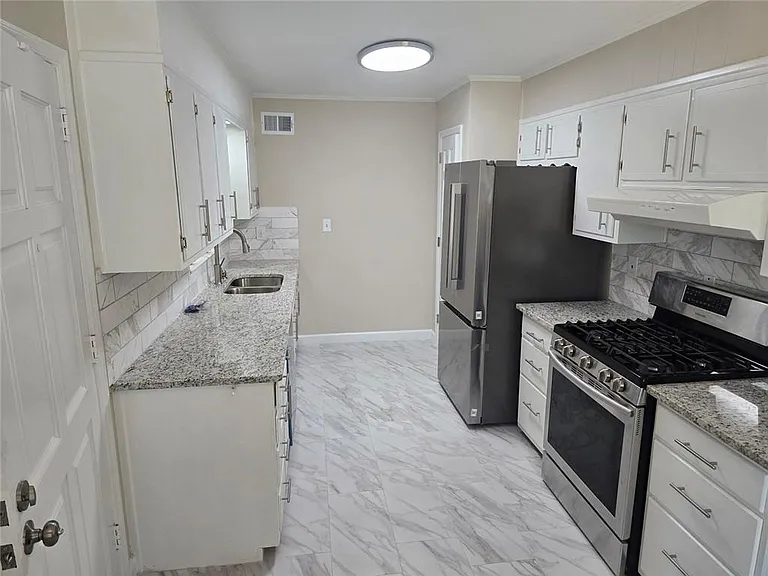 3420 Northside Dr — Photo 8