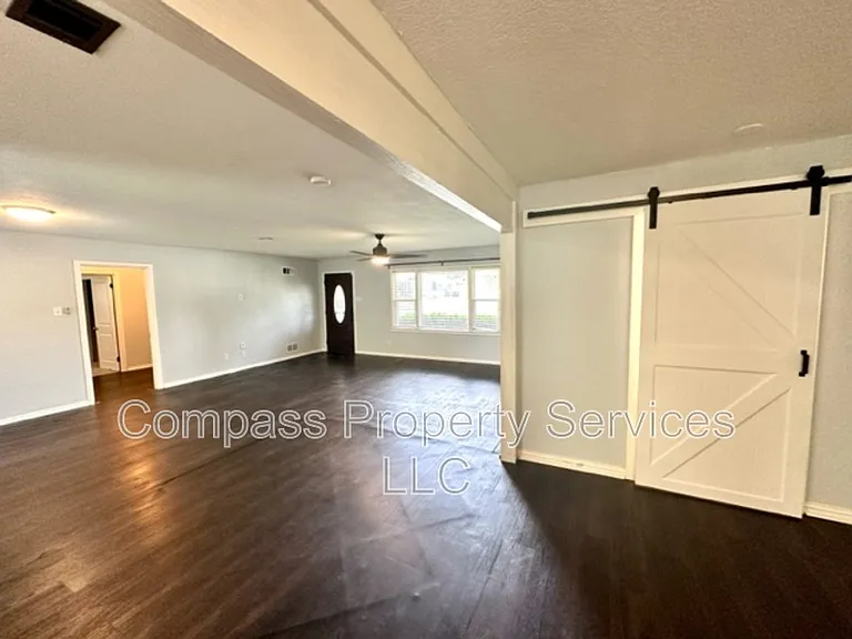 1317 Hillside St — Photo 10