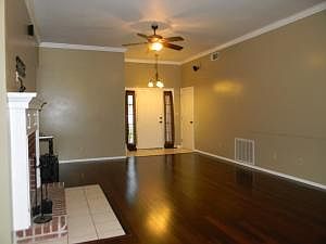 5th image of 1508 Edward Ln