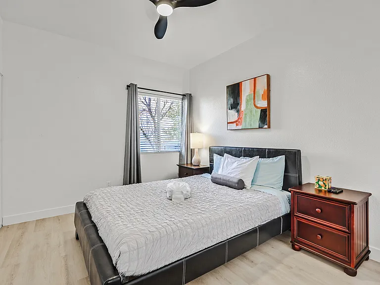 9825 Garamound Ave — Photo 15