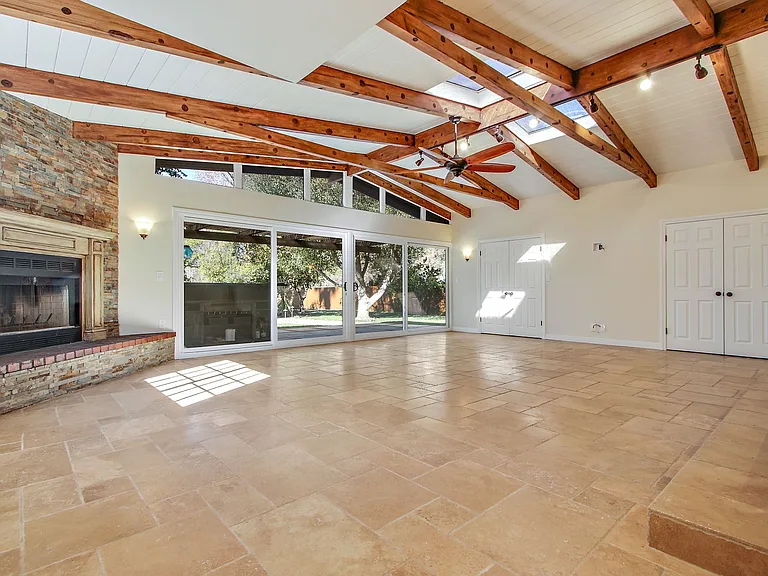 5923 Jumilla Ave — Photo 19