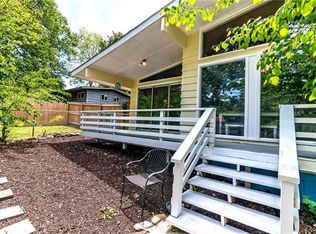 6 Finger Cir, Bella Vista, AR 72715
