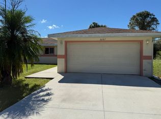 3867 Hollycrest St, Fort Myers, FL 33905