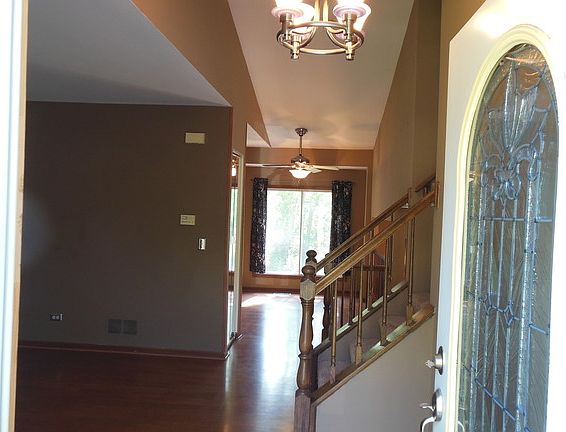 3rd image of 953 Hartwood Dr