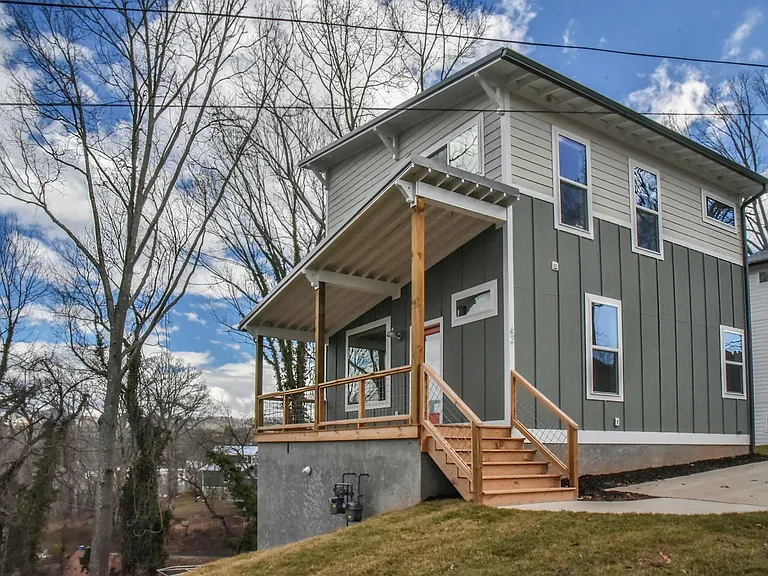 62 Logan Cir #2 — Photo 1