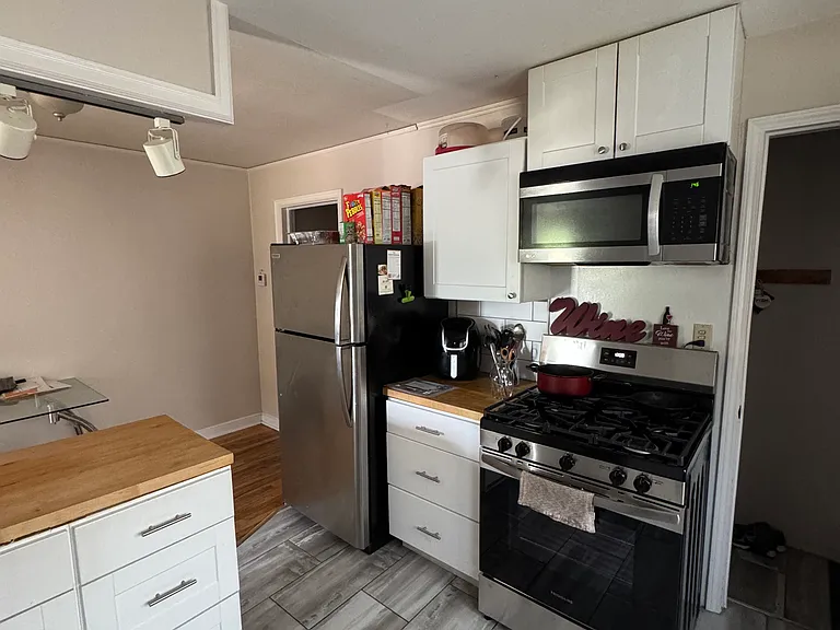 1819 E 46th St #1819 — Photo 4