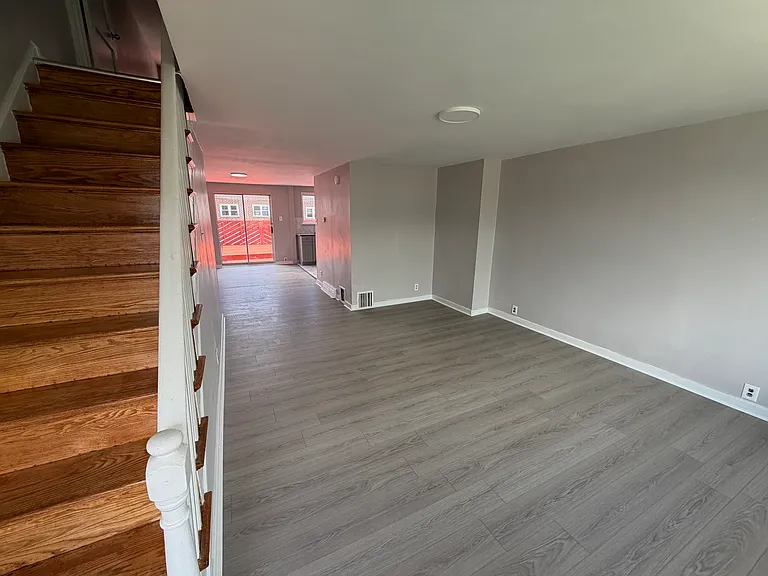 6346 Cottage St — Photo 2