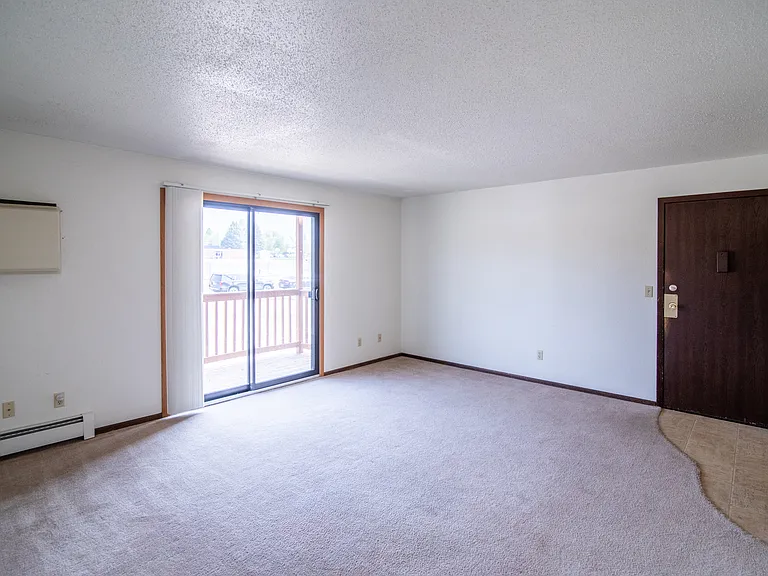 Bismarck, ND Eastbrook Apartments | Living