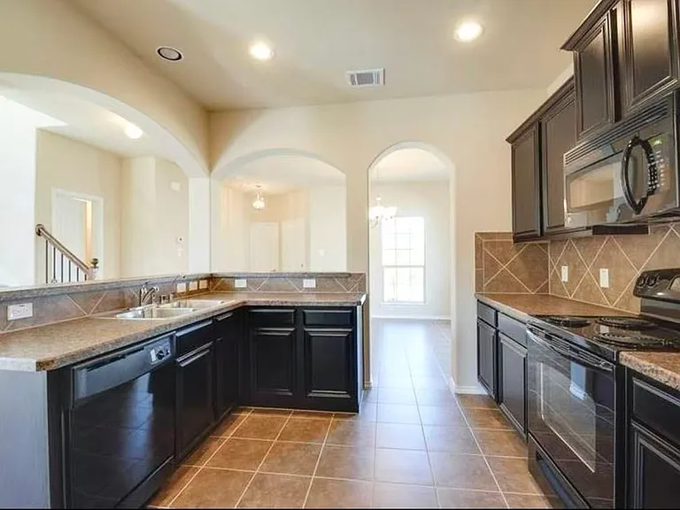 5413 Beacon Ln — Photo 8