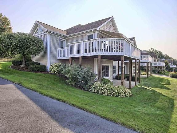 4th image of 2882 E Crown Dr #10