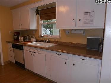 3rd image of 1226 Iroquois Ave