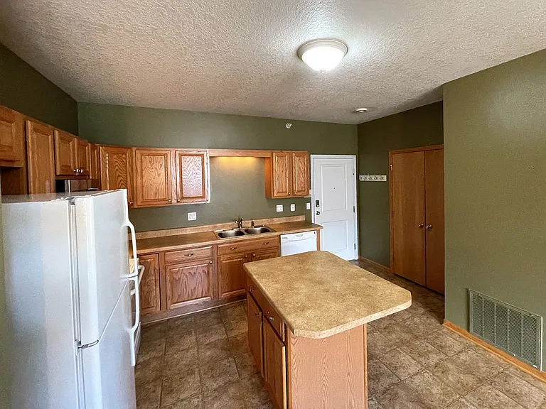 4510 Twain Cir #202 — Photo 3