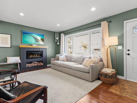 4643 Aquila Ave N, New Hope, MN 55428