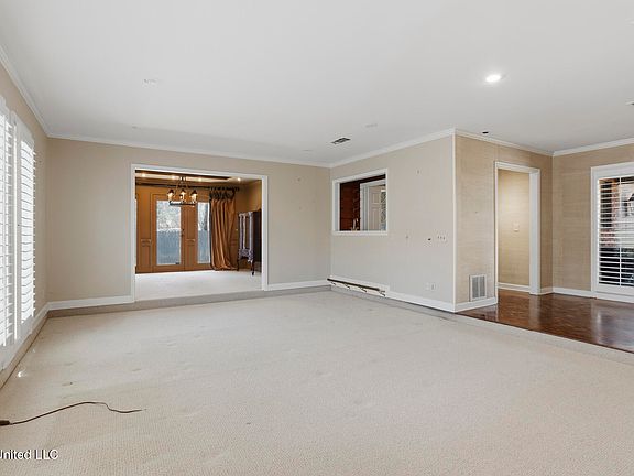 5th image of 18 Moss Forest Cir