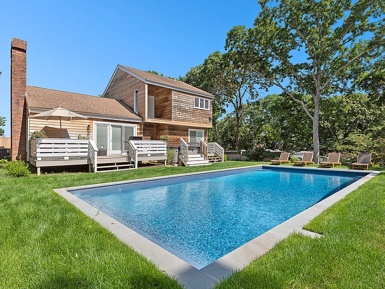 111 Runnymeade Dr — Photo 15