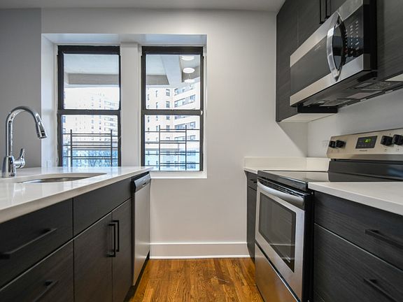 3rd image of 2400 Webb Ave APT 7D