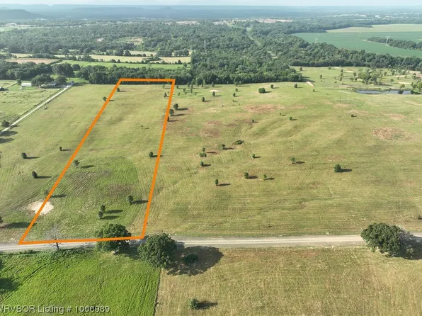 15 Beaty Ave, Pocola, OK 74902