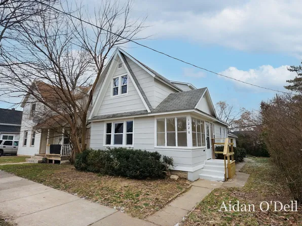 1228 Quarry Ave NW, Grand Rapids, MI 49504