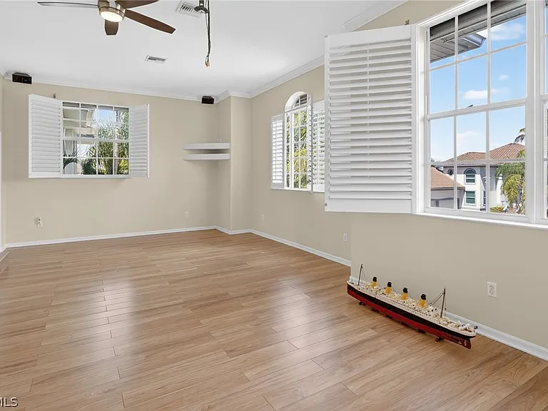 5541 Harborage Dr — Photo 41