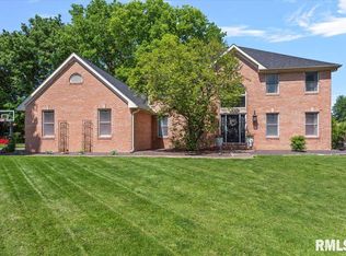 1405 Woods Farm Ln, Springfield, IL 62704
