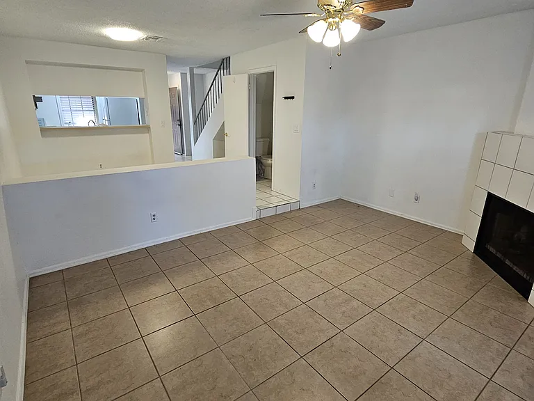 1961 N Hartford St #1021 — Photo 7