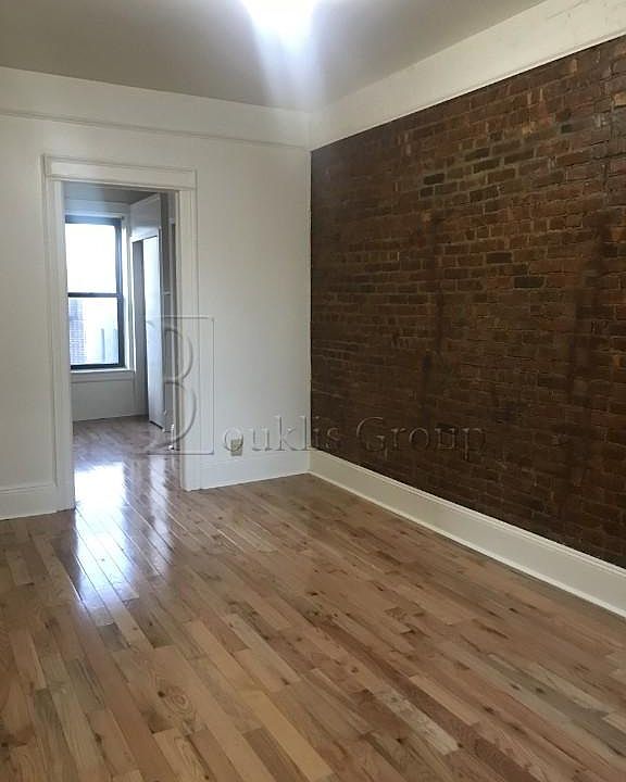 1st image of 2547 35th St APT 2R