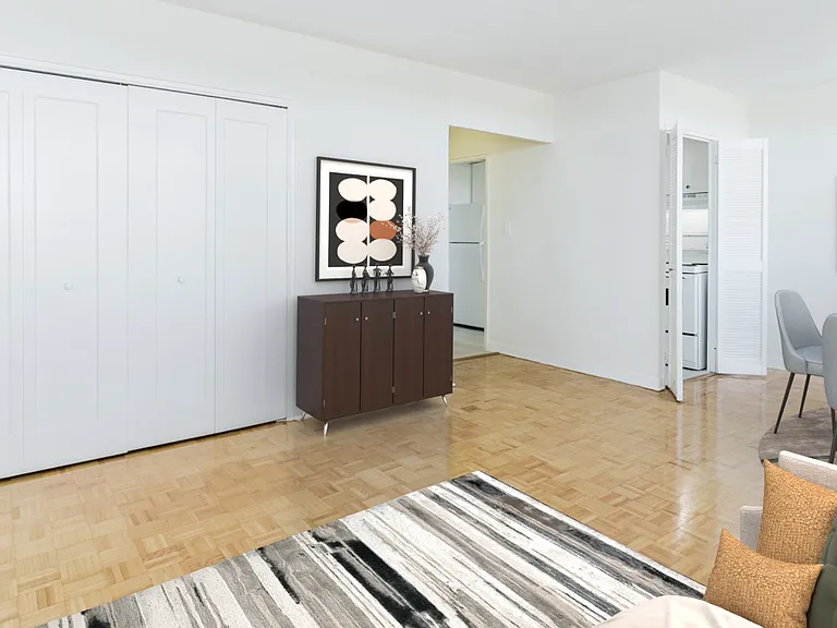 485 Eglinton Ave E — Photo 21
