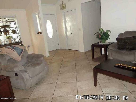 3rd image of 585 William Ellery St