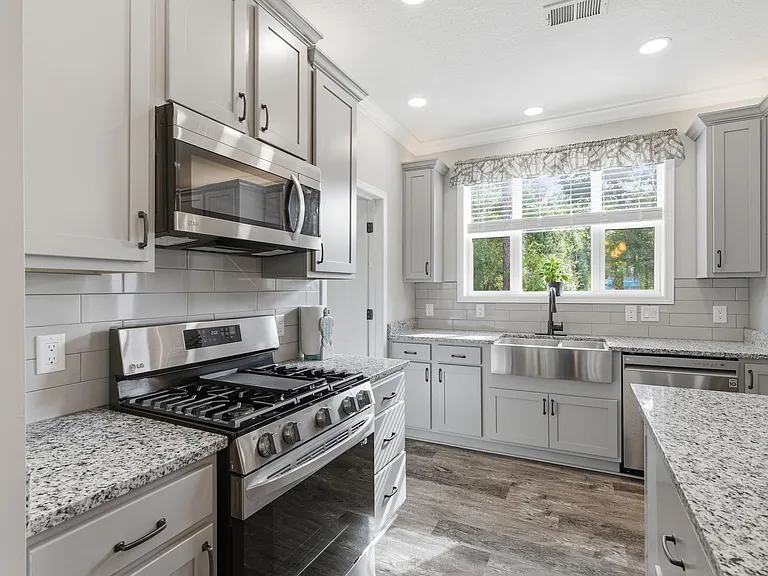 6170 La Pine Rd — Photo 2