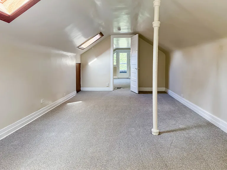 525 N Taylor Ave — Photo 14
