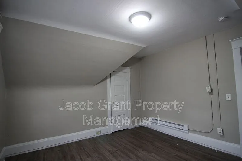 2 bed, 1.0 bath, 880 sqft, $850 — Photo 4