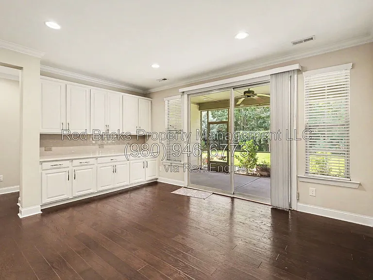 145 Barclay Dr — Photo 17