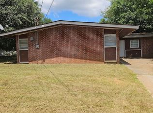 1969 S Riverview Cir, Albany, GA 31705