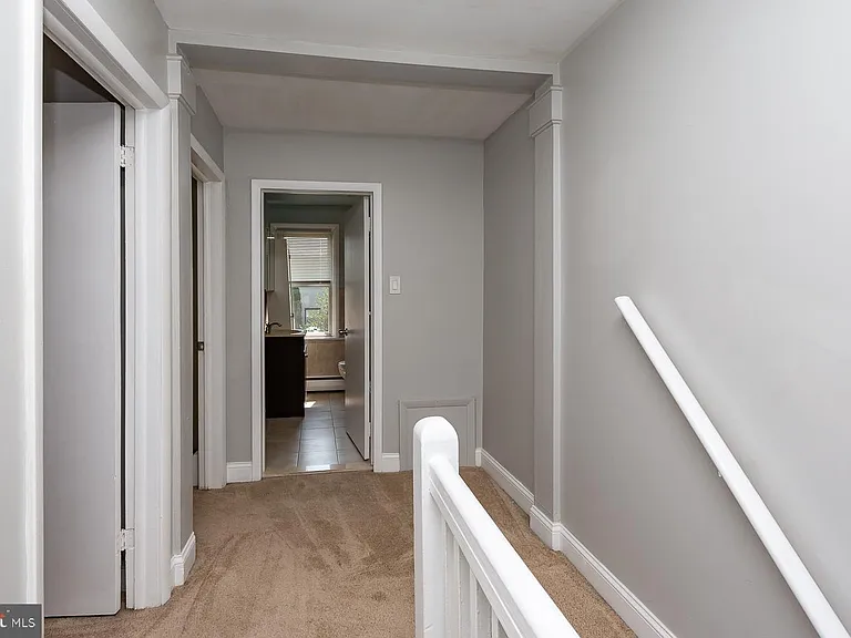 334 E Conestoga Rd — Photo 33