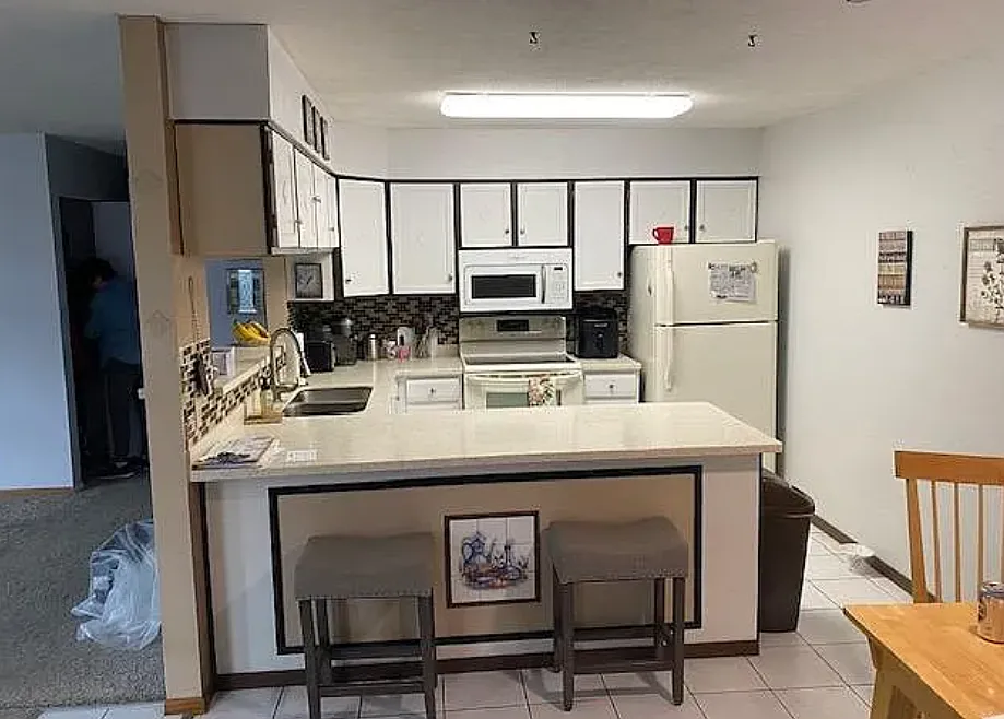 3 bed, 1902 sqft, $1,900 — Photo 2