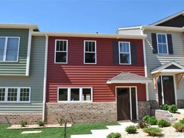 1086 Commonwealth Cir, Forest, VA 24551