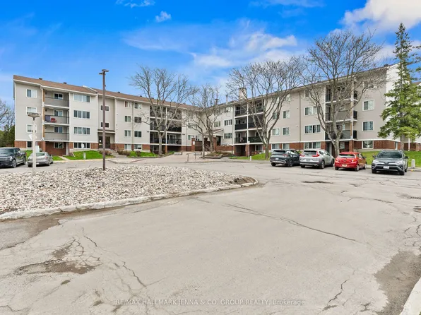 6532 Bilberry Dr #114, Ottawa, ON K1C 4N9