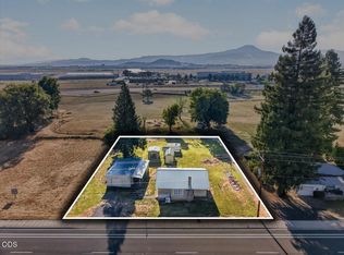 4082 Table Rock Rd, Central Point, OR 97502