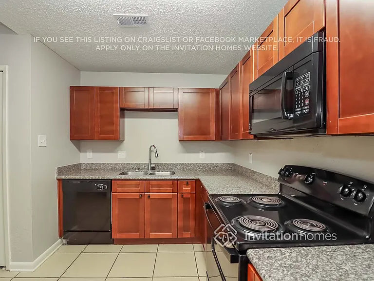 3131 Cliff Swallow Ct — Photo 6