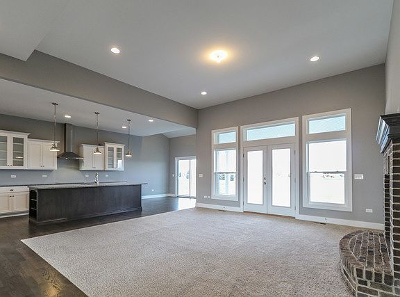 4th image of 25120 Island Dr
